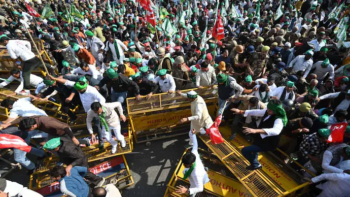 Farmers Protest : पंजाब और हरियाणा के किसानों का आंदोलन शुरू, दिल्ली मार्च पर तनाव जारी 2 Farmes Protest